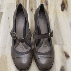 Nurture Brown Mary Jane Heels 10M